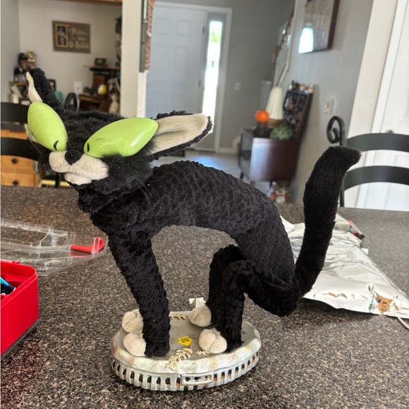 2005 Gemmy animated fraidy cat - Picture 1 of 3